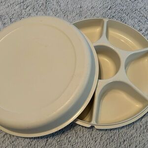 Vintage Tupperware serving tray with lid product #1665-2 made in USA